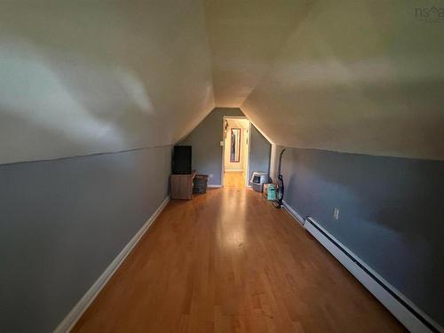 98 Victoria Street W, Amherst, NS 