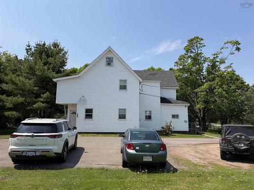 98 Victoria Street W, Amherst, NS 