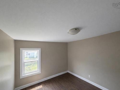 98 Victoria Street W, Amherst, NS 