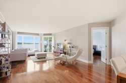 3-8800 Place des Roseaux Brossard, QC J4X 2Y5