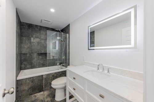 Bathroom - 6982 Av. De Chester, Montréal (Côte-Des-Neiges/Notre-Dame-De-Grâce), QC 