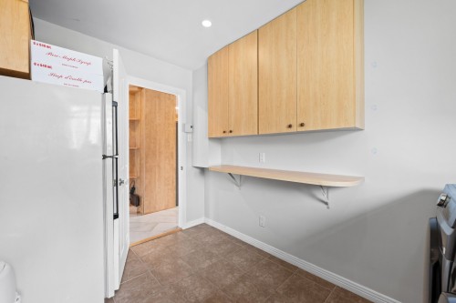 Laundry - 111 Rue Longtin, Saint-Constant, QC 