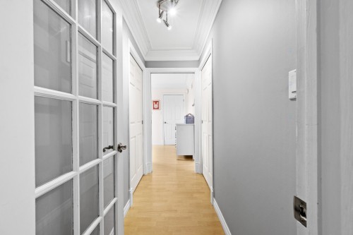 Passageway - 111 Rue Longtin, Saint-Constant, QC 