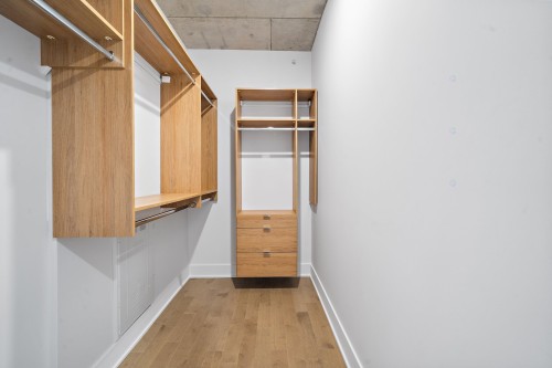 Penderie (Walk-in) - 416-1320 Rue Olier, Montréal (Le Sud-Ouest), QC 