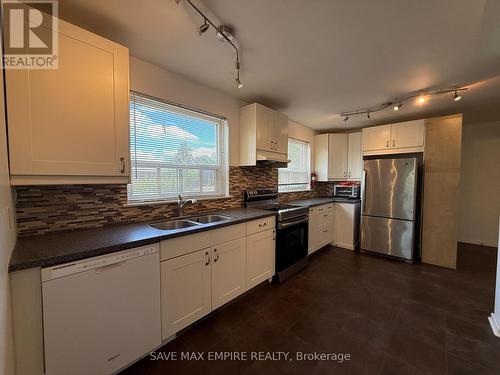 1560 Sandgate Crescent, Mississauga, ON 