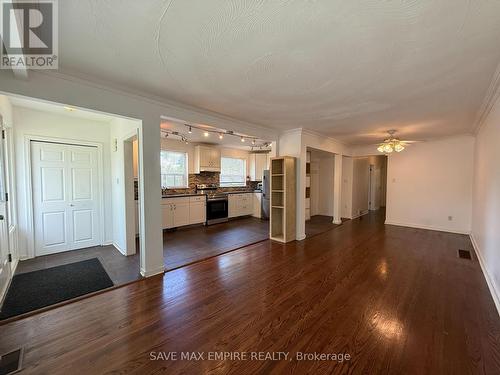 1560 Sandgate Crescent, Mississauga, ON 