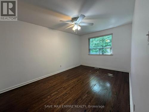 1560 Sandgate Crescent, Mississauga, ON 