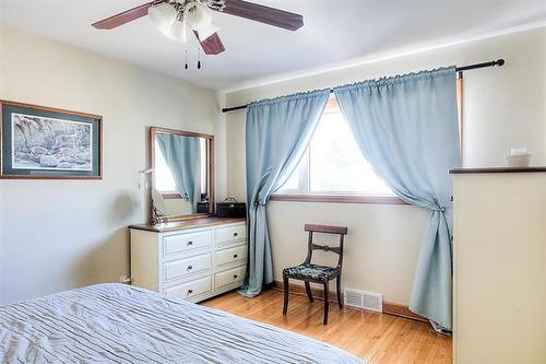 699 Elm St, Winnipeg, MB 