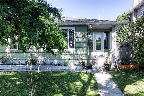 699 Elm St, Winnipeg, MB 
