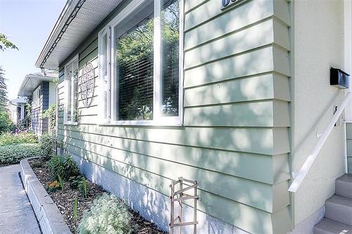 699 Elm St, Winnipeg, MB 