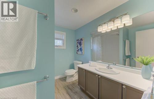 4 pc bathroom on upper level - 14 Rose Garden Street, Kitchener, ON - Indoor Photo Showing Bathroom