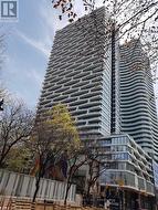 4217 - 85 WOOD STREET Toronto, ON M4Y 0E8