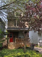 Main & Bsmt-41 Hastings Avenue  Toronto, ON M4L 2L1