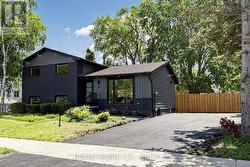 2151 FALMOUTH TERRACE  Burlington, ON L7P 1Y3