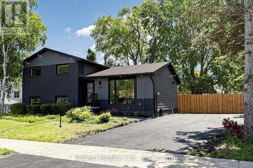2151 FALMOUTH TERRACE  Burlington, ON L7P 1Y3