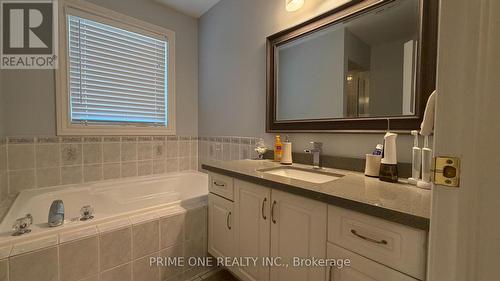 7124 Village Walk, Mississauga, ON 