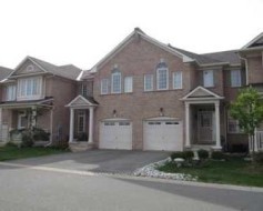 10-2295 Rochester Circle S Oakville, ON L6M 5C9