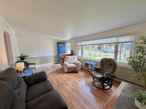 817 Second St S, Kenora, ON 