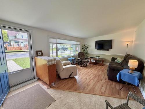 817 Second St S, Kenora, ON 