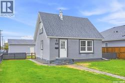 1002 O AVENUE S  Saskatoon, SK S7M 2T2