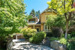 1062 RIVER Rd Highlands, BC V9B 6K2