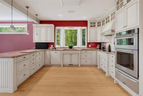 1062 River Rd, Highlands, BC 