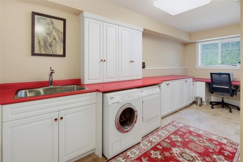 1062 River Rd, Highlands, BC 