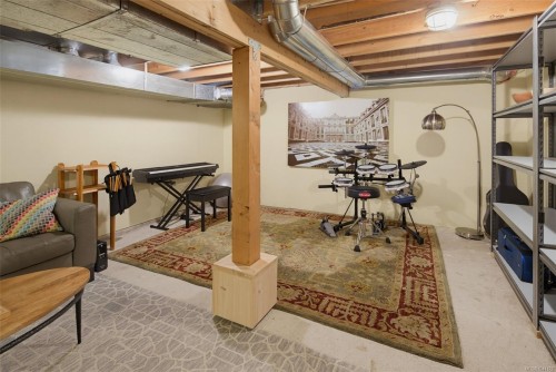 1062 River Rd, Highlands, BC 