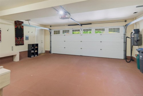 1062 River Rd, Highlands, BC 