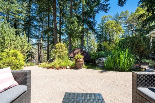 1062 River Rd, Highlands, BC 