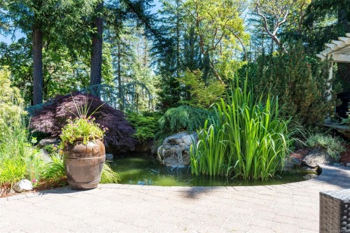 1062 River Rd, Highlands, BC 