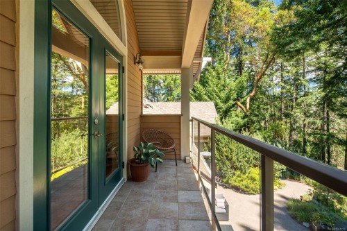 1062 River Rd, Highlands, BC 