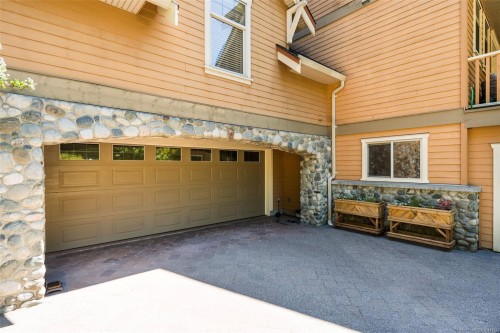 1062 River Rd, Highlands, BC 