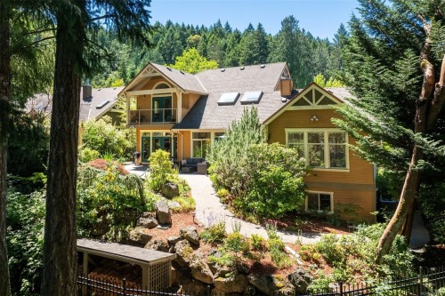 1062 River Rd, Highlands, BC 