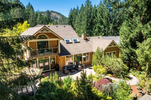 1062 River Rd, Highlands, BC 
