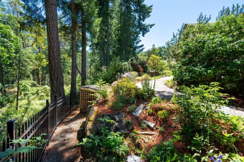 1062 River Rd, Highlands, BC 