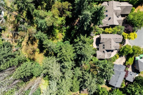 1062 River Rd, Highlands, BC 