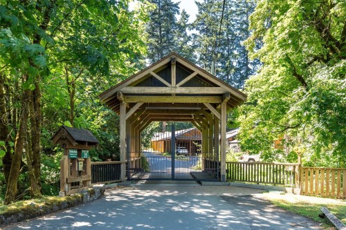 1062 River Rd, Highlands, BC 