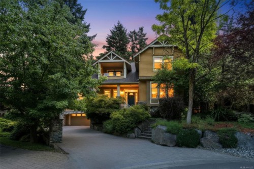 1062 River Rd, Highlands, BC 