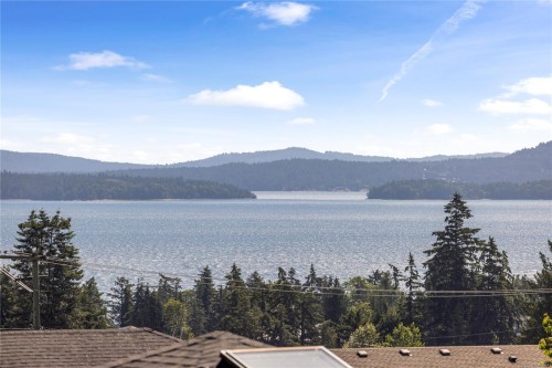 10056 Victoria Rd, Chemainus, BC 