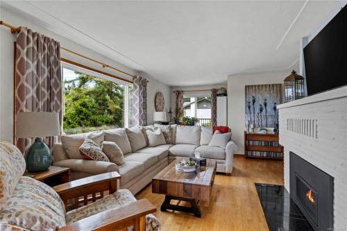 446 Davis Rd, Ladysmith, BC 