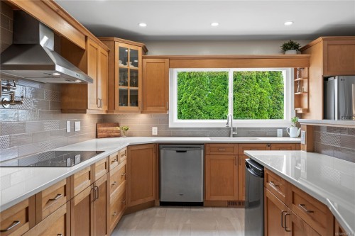 446 Davis Rd, Ladysmith, BC 