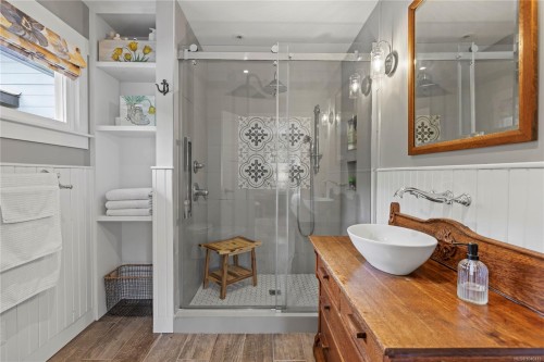 446 Davis Rd, Ladysmith, BC 