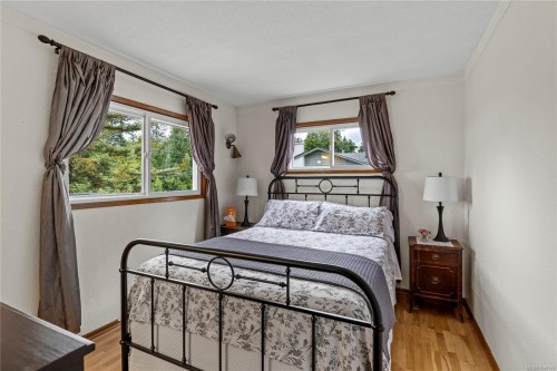 446 Davis Rd, Ladysmith, BC 