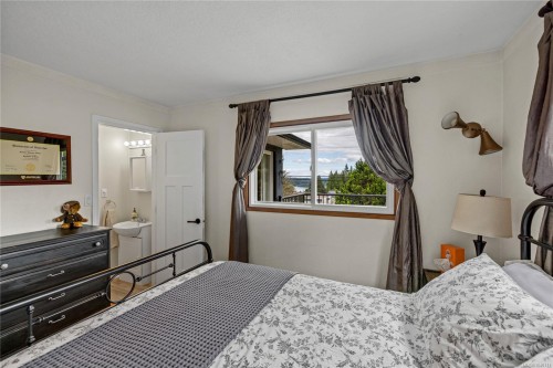 446 Davis Rd, Ladysmith, BC 