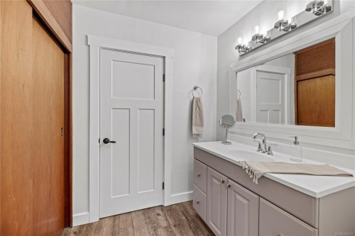 446 Davis Rd, Ladysmith, BC 