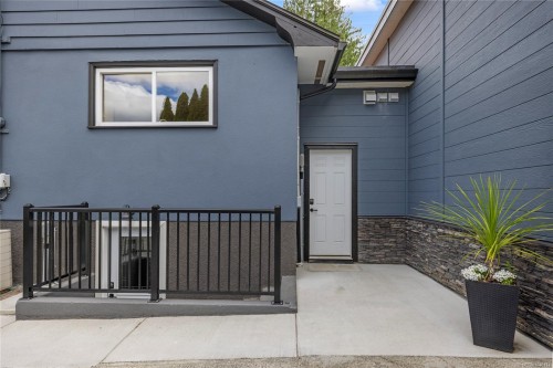 446 Davis Rd, Ladysmith, BC 