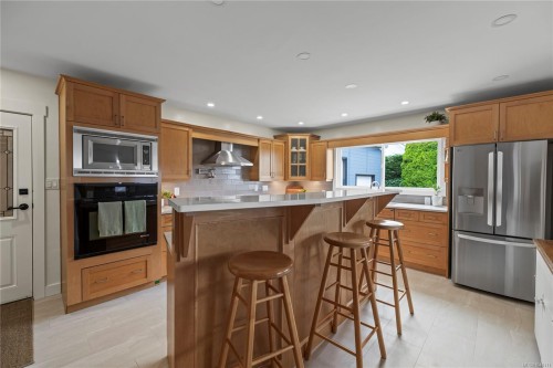 446 Davis Rd, Ladysmith, BC 