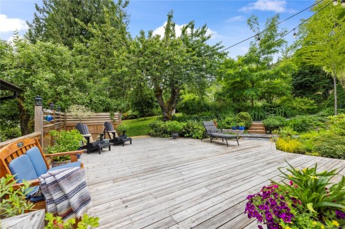 446 Davis Rd, Ladysmith, BC 
