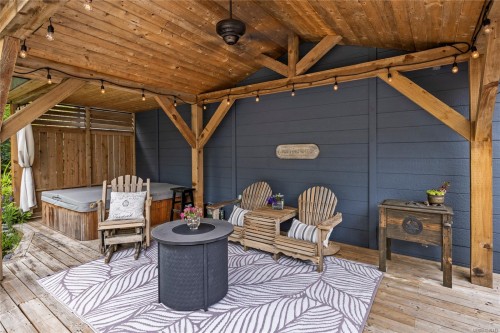 446 Davis Rd, Ladysmith, BC 